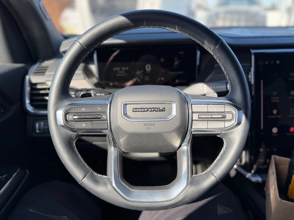 Used 2025 GMC Acadia Denali AWD/4WD image 6