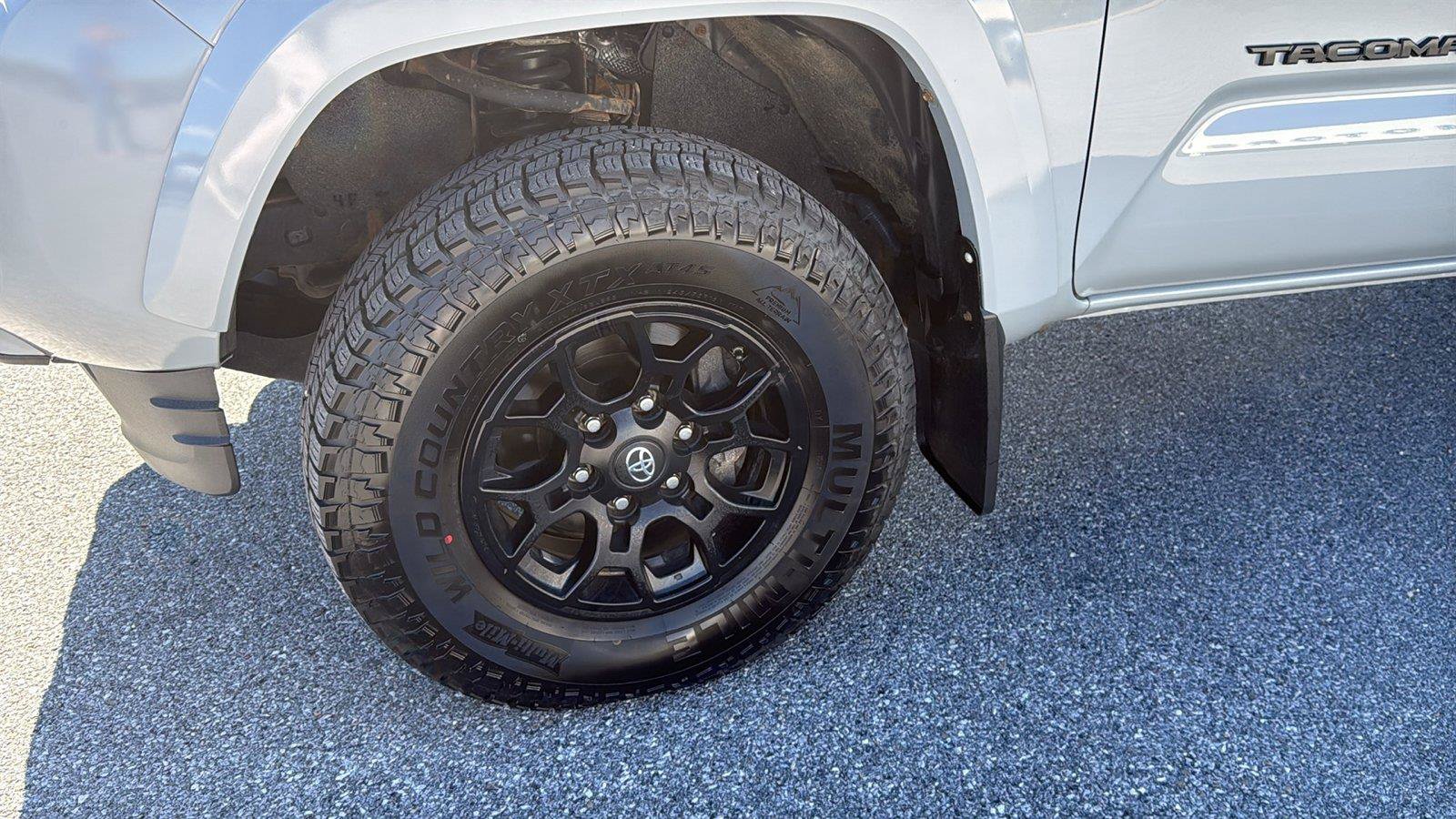 Used 2019 Toyota Tacoma SR5 AWD/4WD image 10