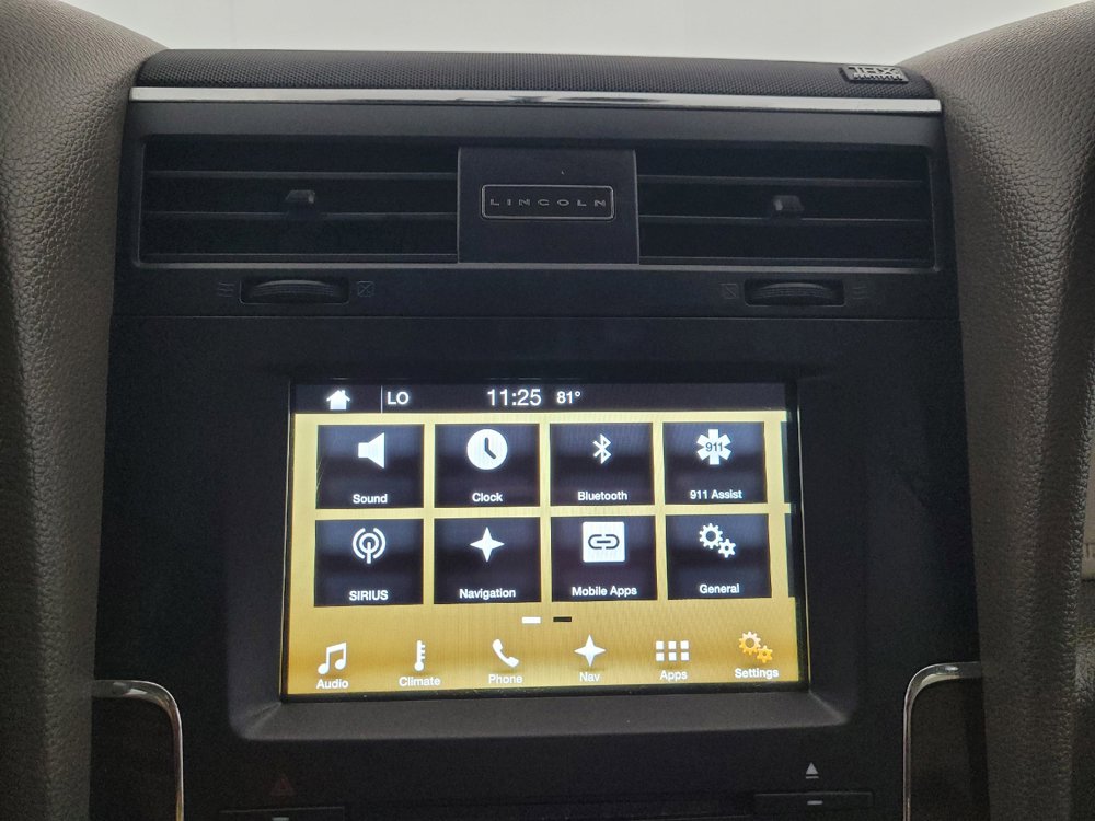 Used 2016 Lincoln Navigator Select RWD image 25