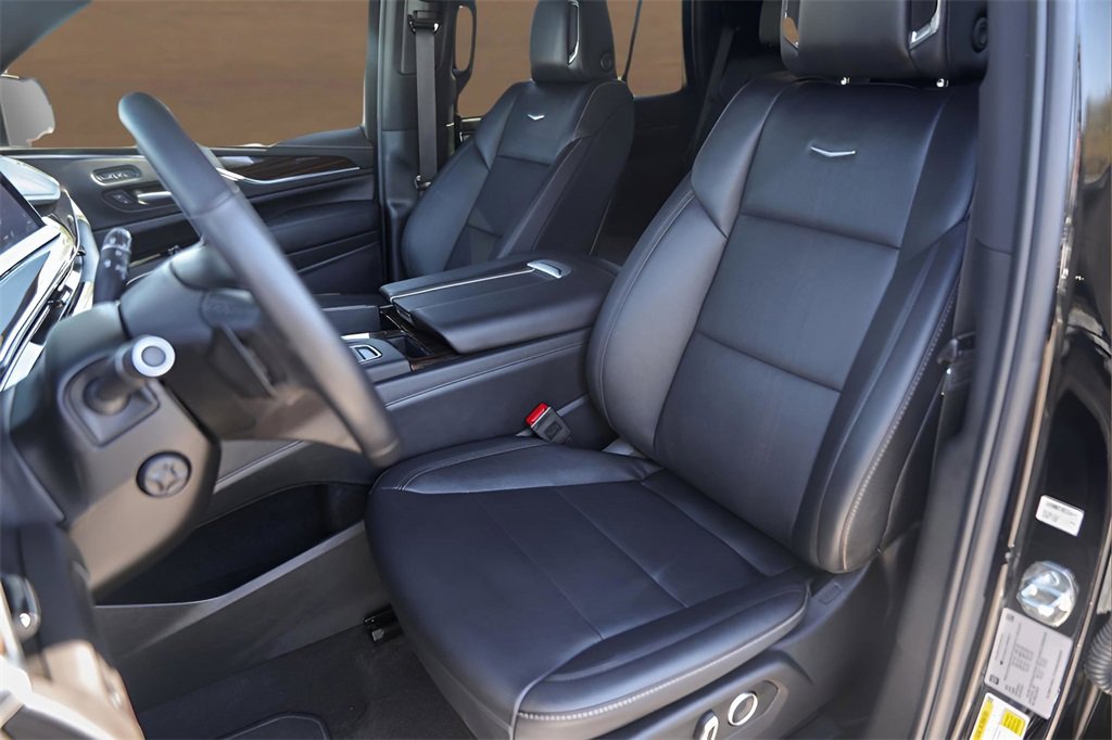 Certified 2024 Cadillac Escalade Luxury image 8