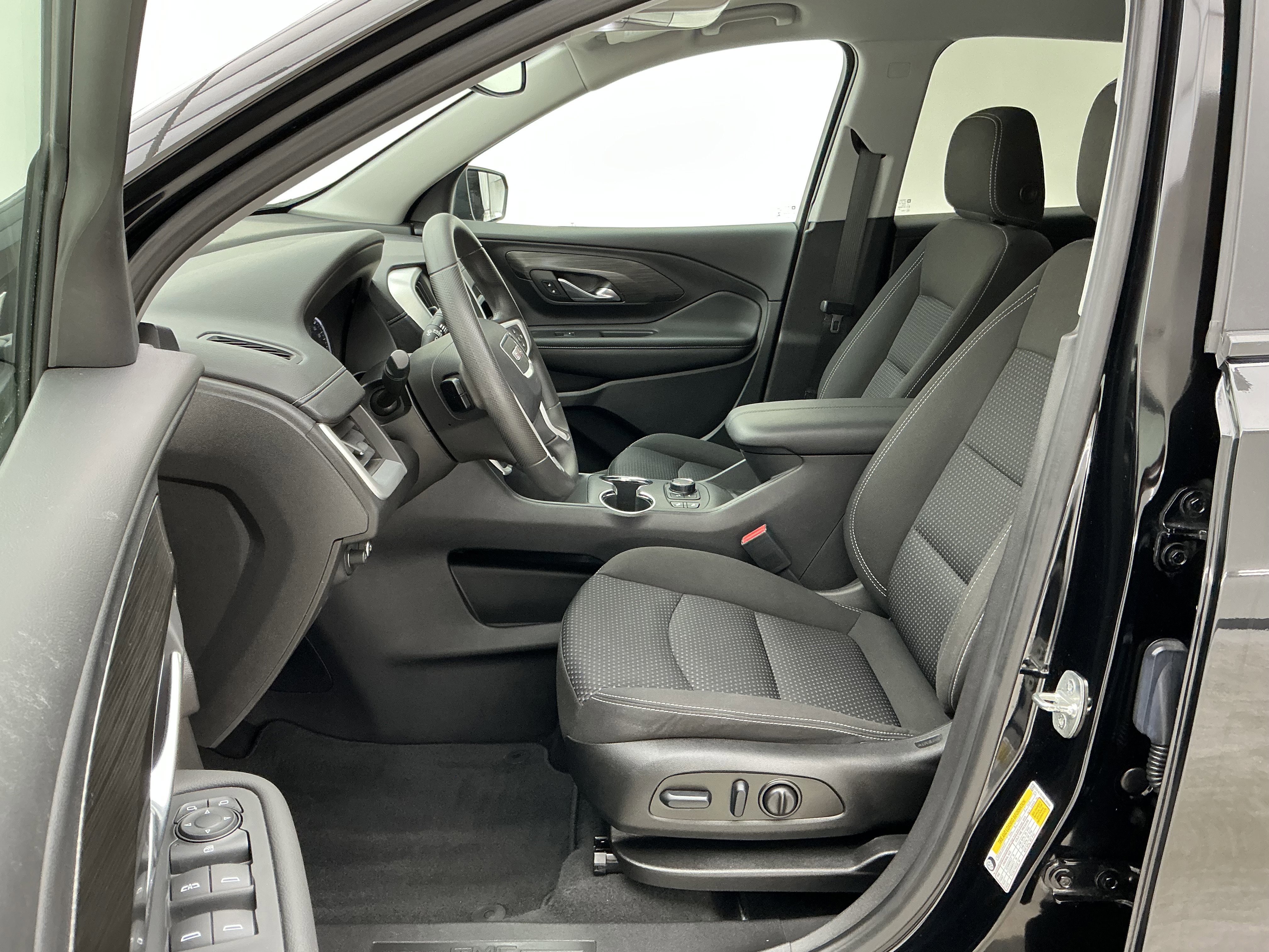 Used 2022 GMC Terrain SLE w/ Driver Convenience Package image 17