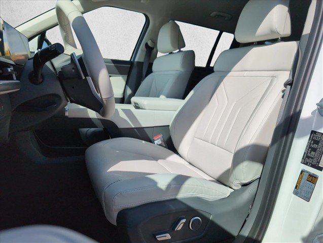 New 2027 Hyundai Santa Fe SEL FWD image 23