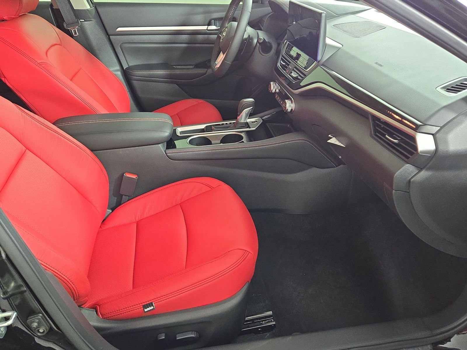 New 2025 Nissan Altima 2.5 SR w/ SR Premium Package image 23