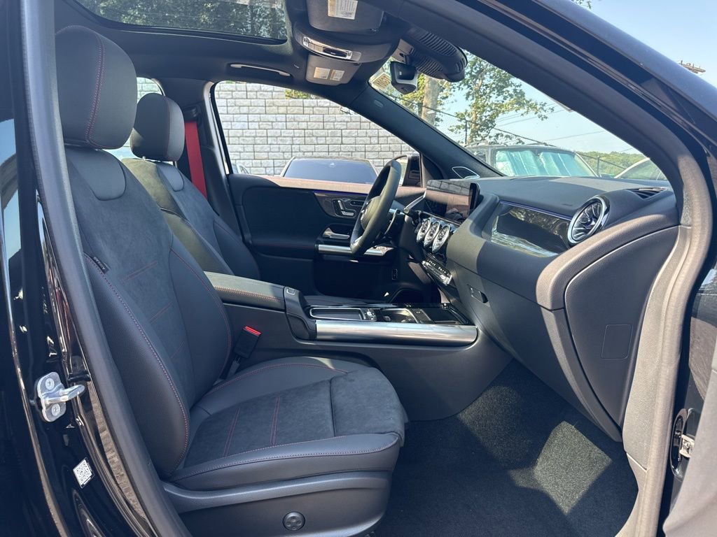 New 2026 Mercedes-Benz GLA 35 AMG 4MATIC image 37