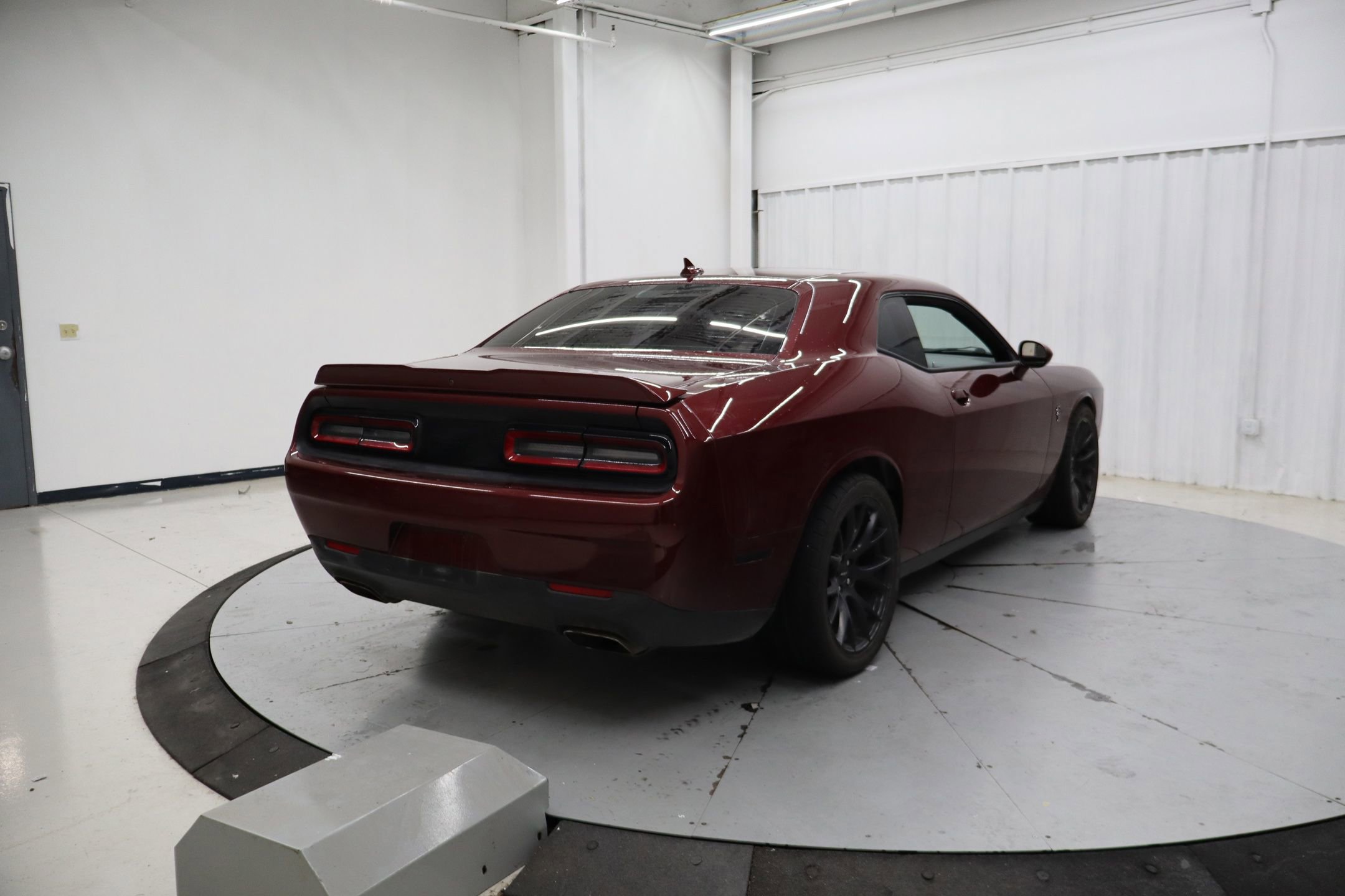 Used 2022 Dodge Challenger R/T w/ Performance Handling Group RWD image 4