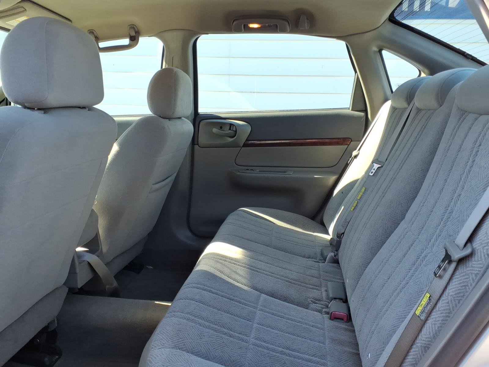Used 2004 Chevrolet Impala w/ Preferred Equipment Group FWD image 8