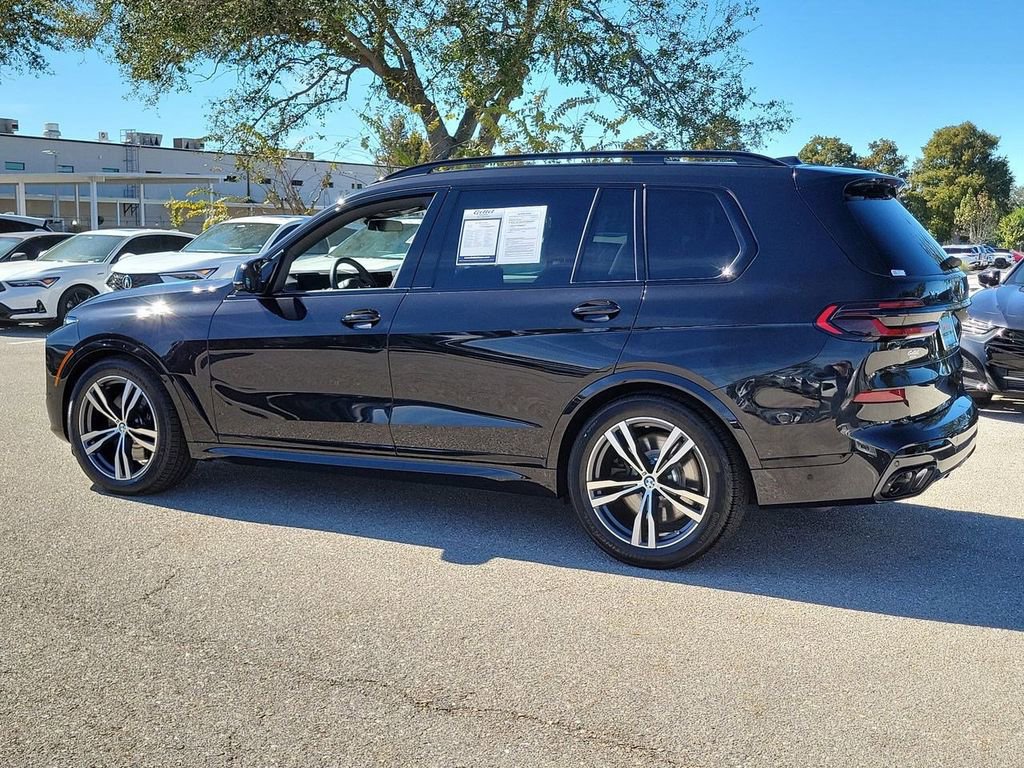 Used 2025 BMW X7 M60i image 13