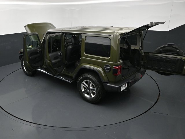 Used 2022 Jeep Wrangler Unlimited Sahara w/ LED Lighting Group AWD/4WD image 28