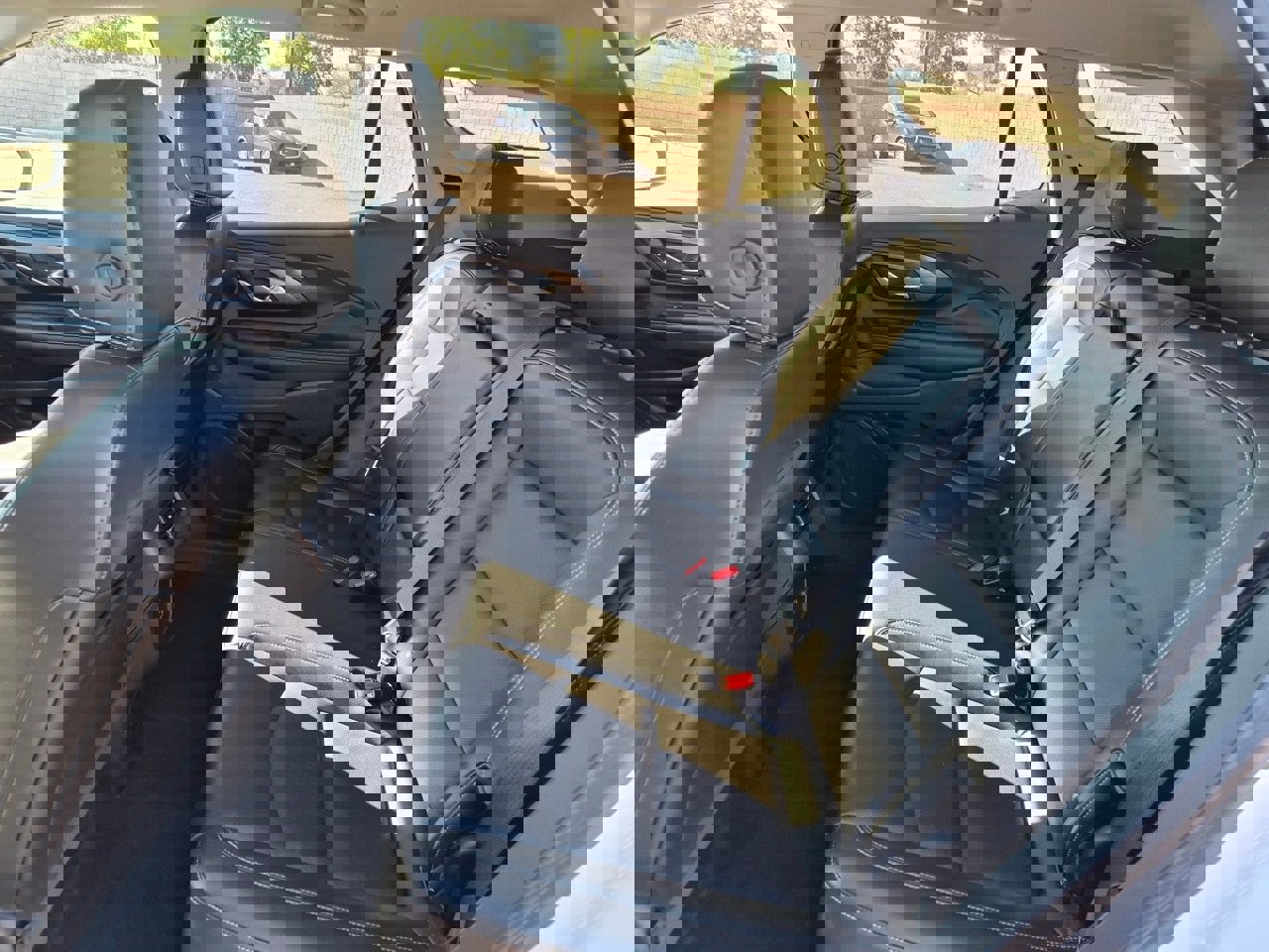 Used 2024 GMC Terrain SLT image 16