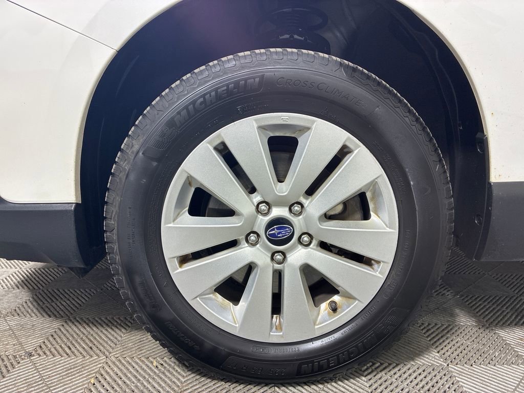 Used 2017 Subaru Outback 2.5i Premium image 6