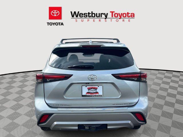 Used 2024 Toyota Highlander Platinum AWD/4WD image 7