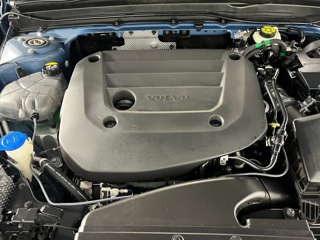 Used 2023 Volvo XC40 B5 Ultimate w/ Protection Package image 39