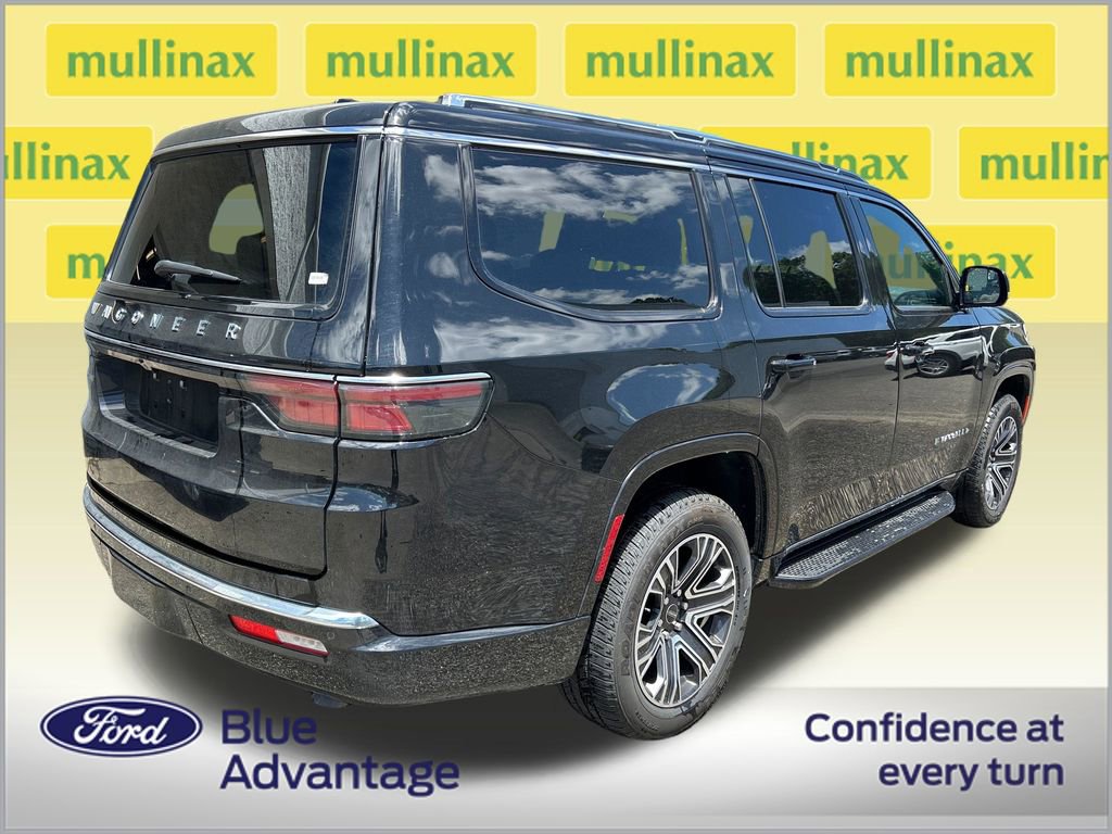 Used 2025 Jeep Wagoneer 4WD image 2