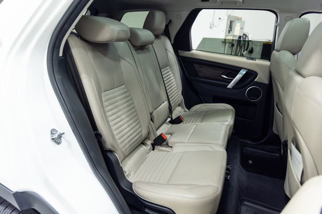 Used 2020 Land Rover Discovery Sport SE image 25