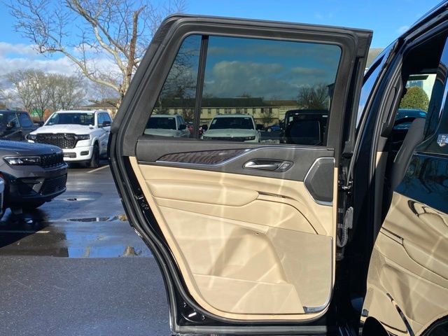 Used 2022 Cadillac Escalade Premium Luxury image 27