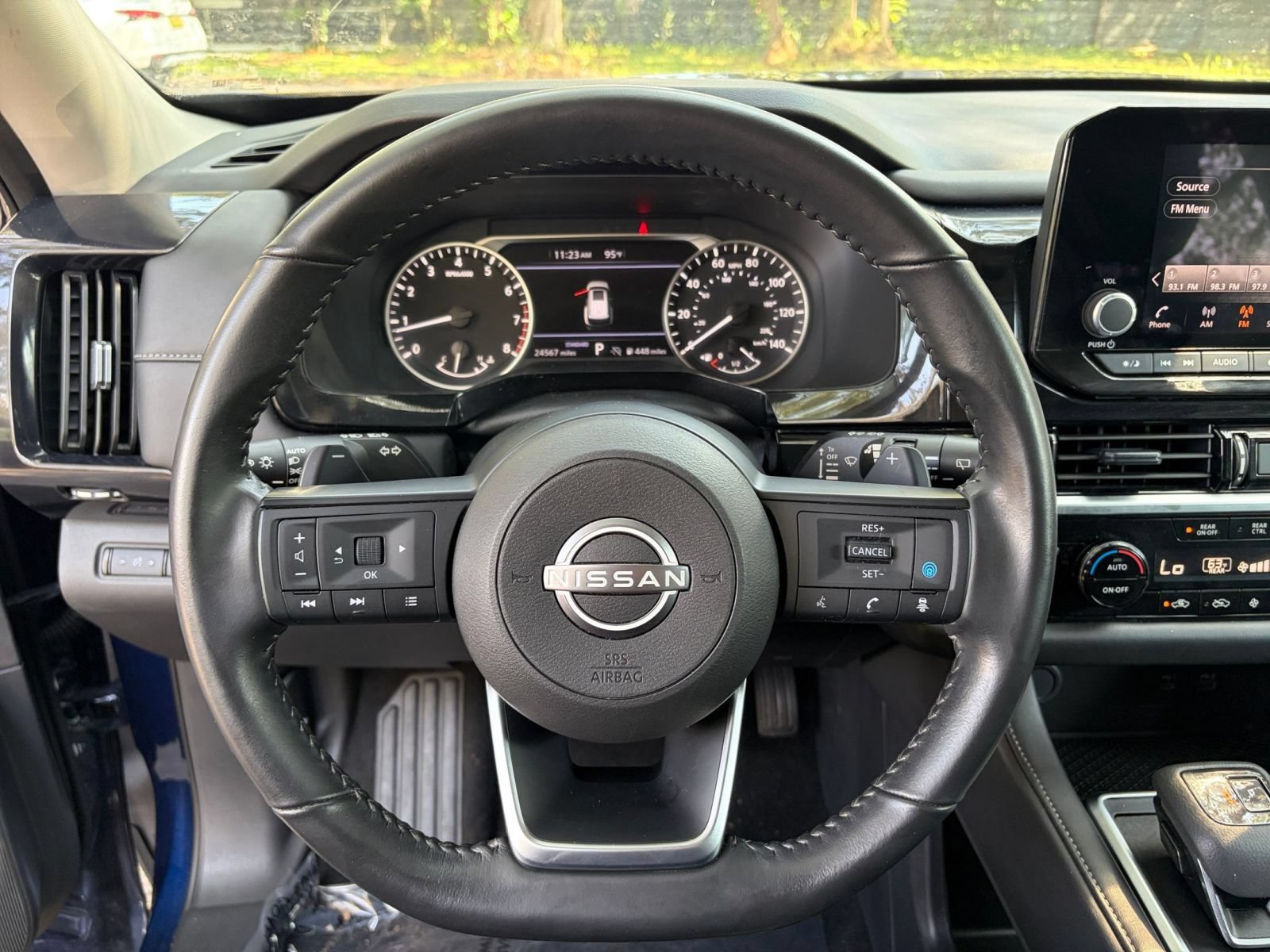 Used 2025 Nissan Pathfinder SV FWD image 29
