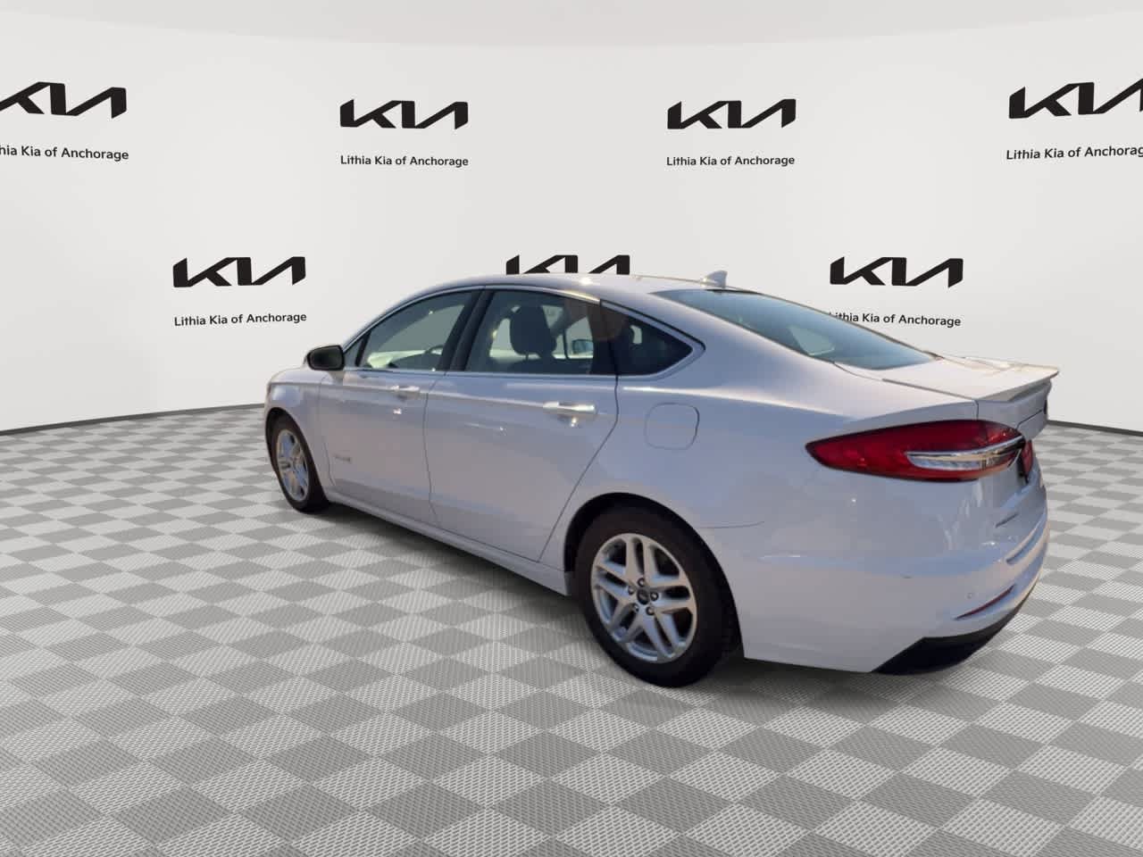 Used 2019 Ford Fusion Titanium FWD image 7