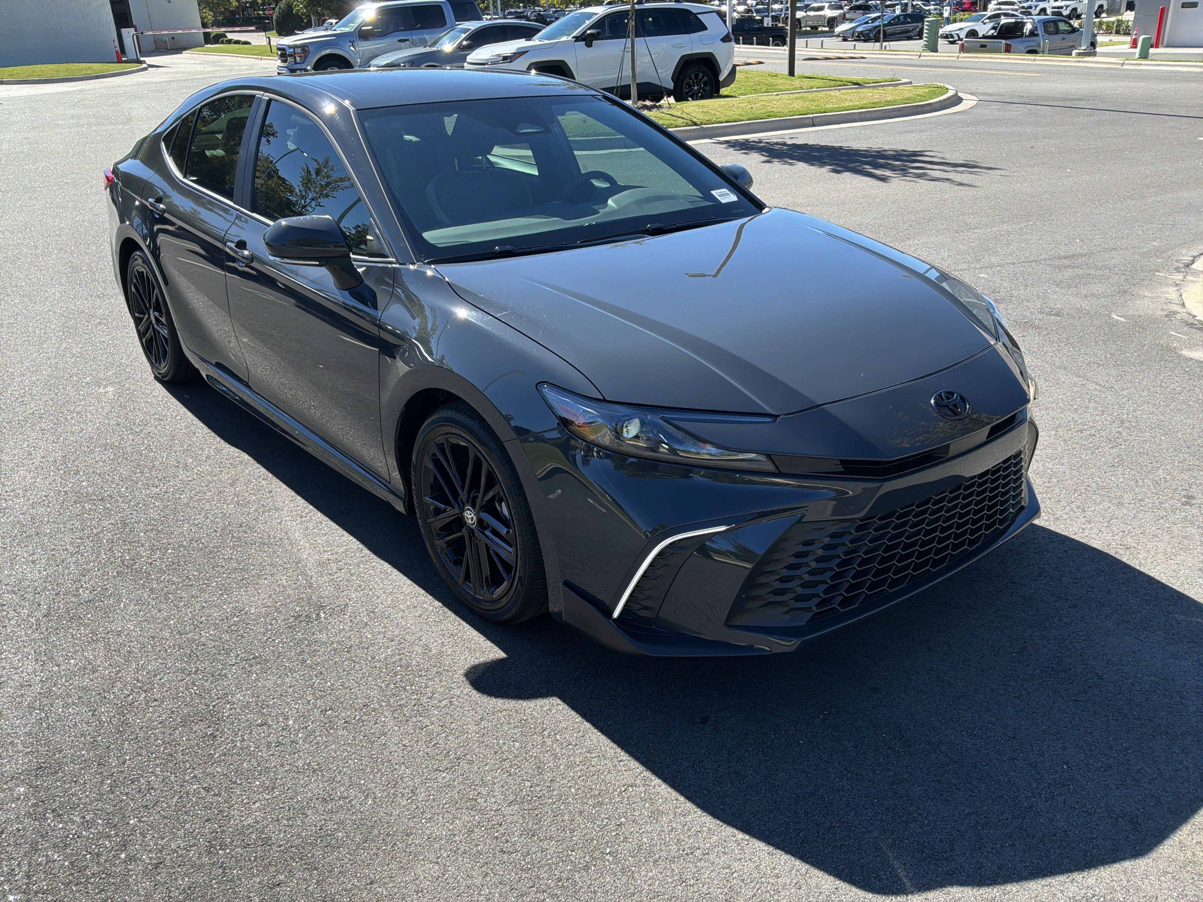 Used 2026 Toyota Camry SE FWD image 2