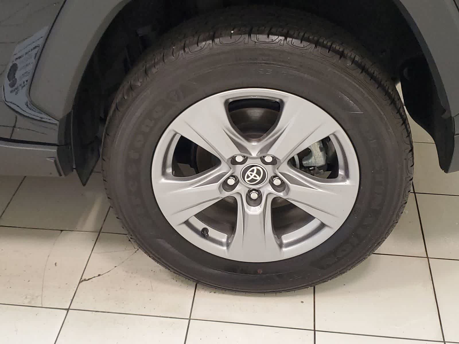 Used 2024 Toyota RAV4 XLE w/ Convenience Package AWD/4WD image 23