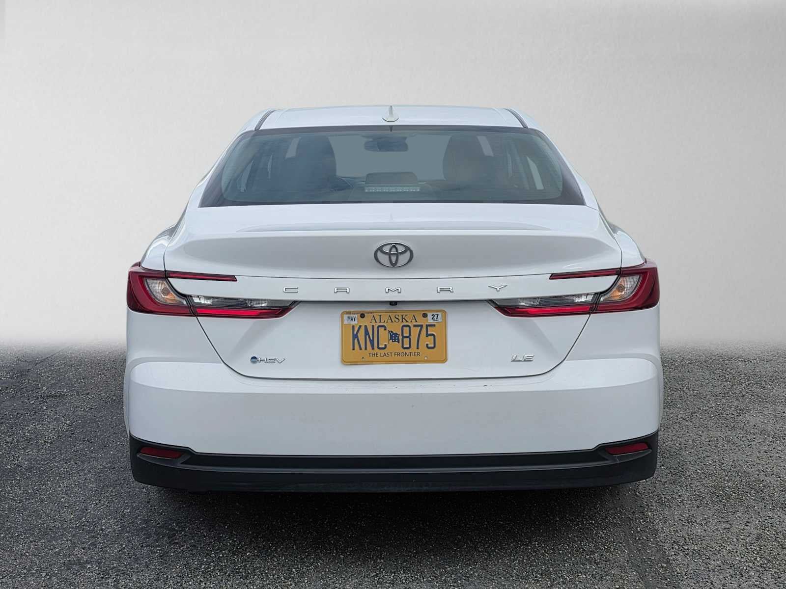 Used 2025 Toyota Camry LE FWD image 4