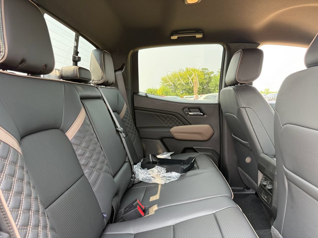 New 2026 GMC Canyon Denali w/ LPO, Denali Black Edition AWD/4WD image 38