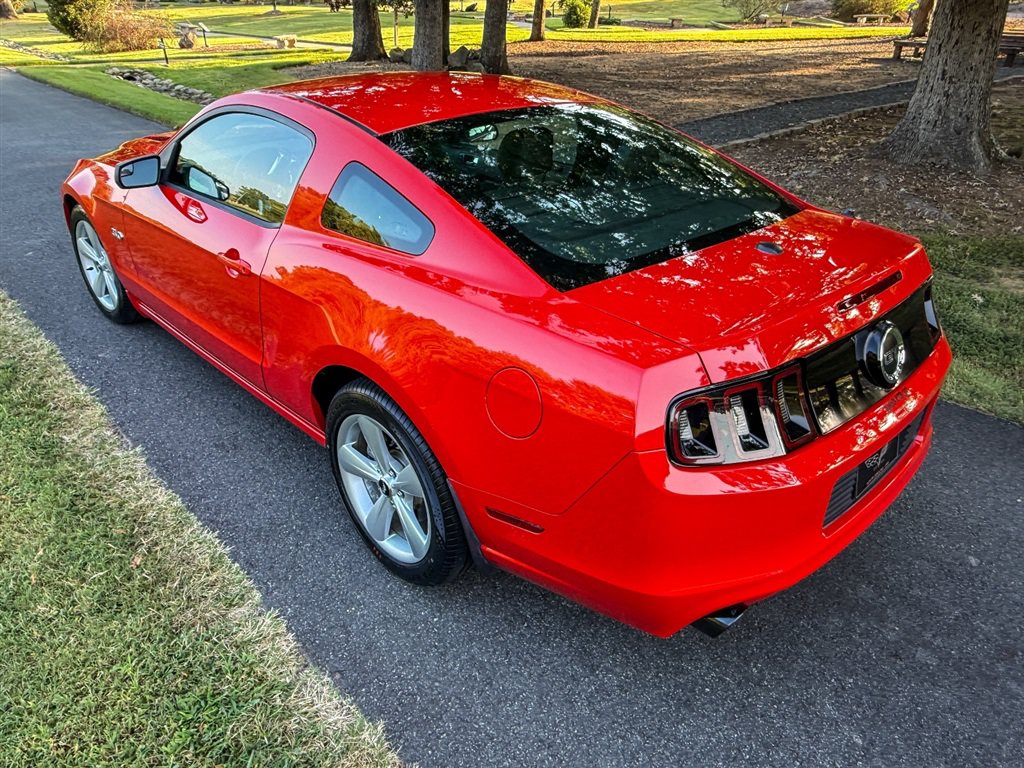Used 2013 Ford Mustang GT Premium RWD image 18