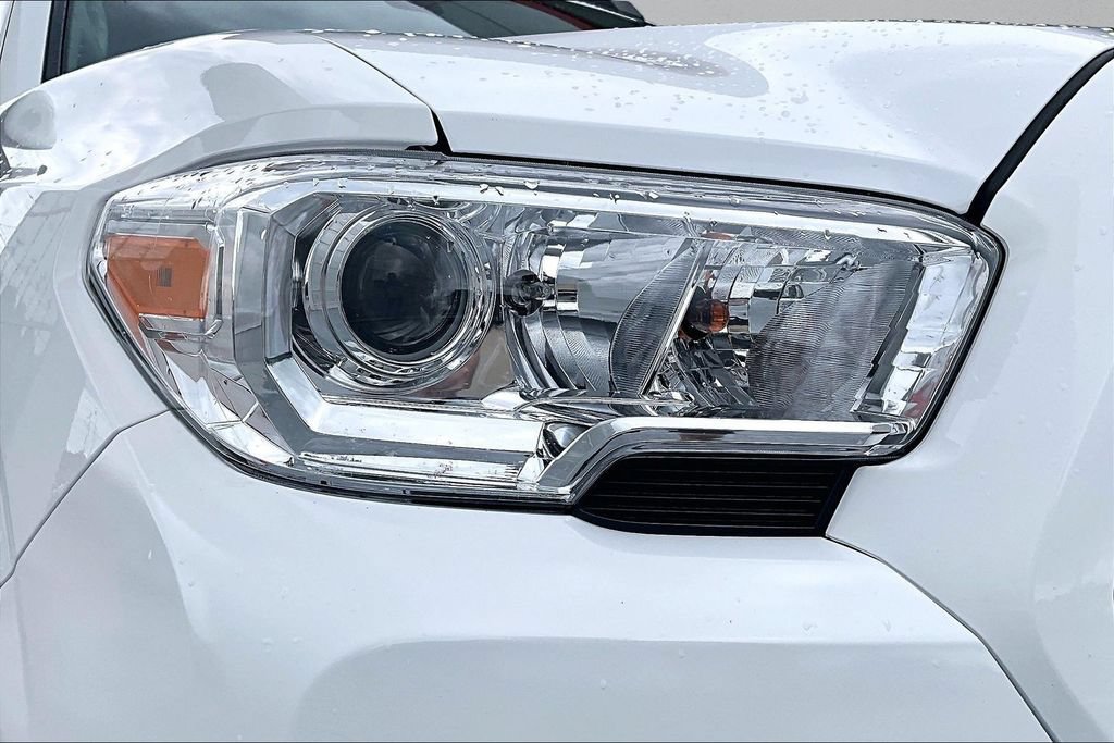Certified 2023 Toyota Tacoma SR AWD/4WD image 36