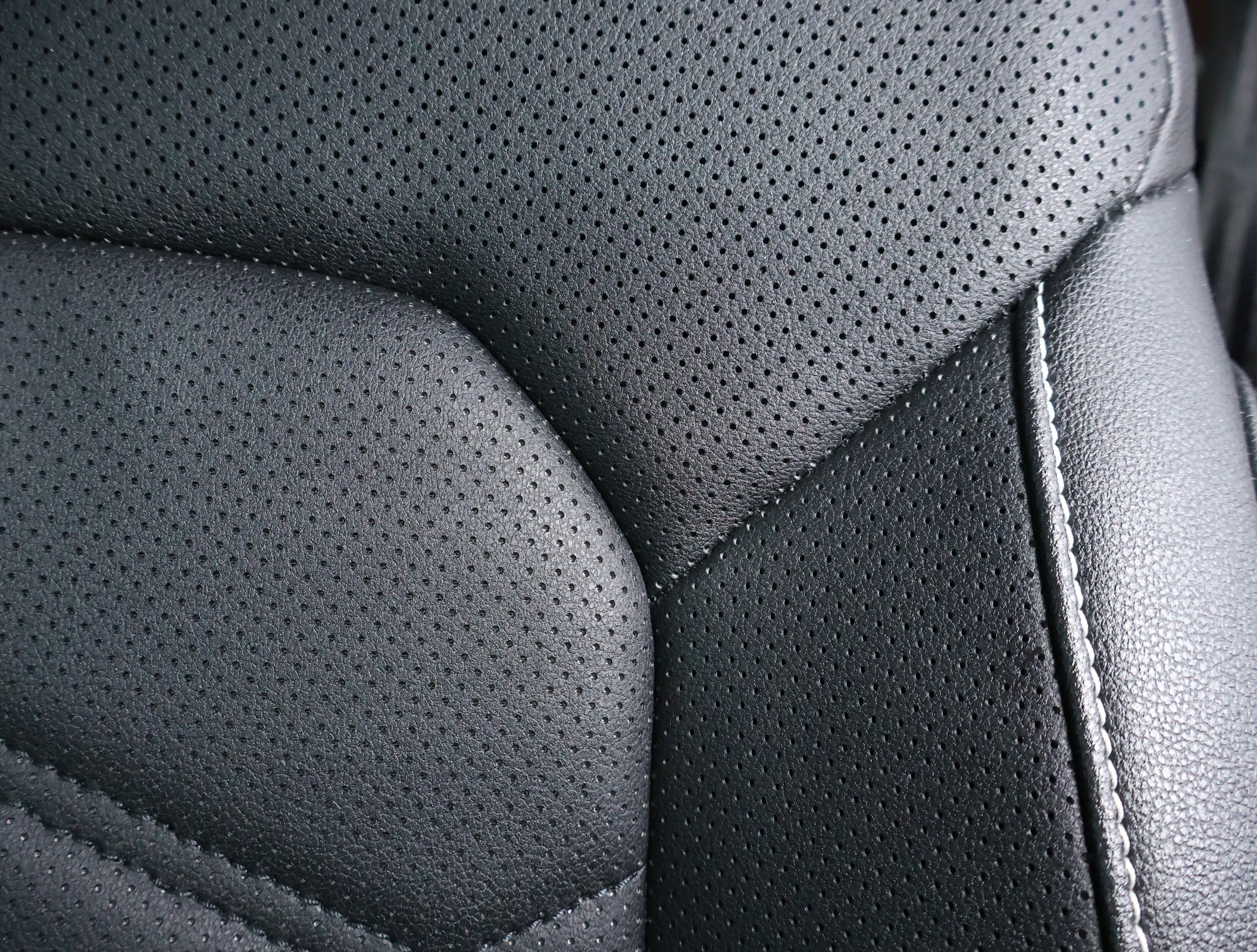 Used 2025 Volkswagen Atlas SE image 11