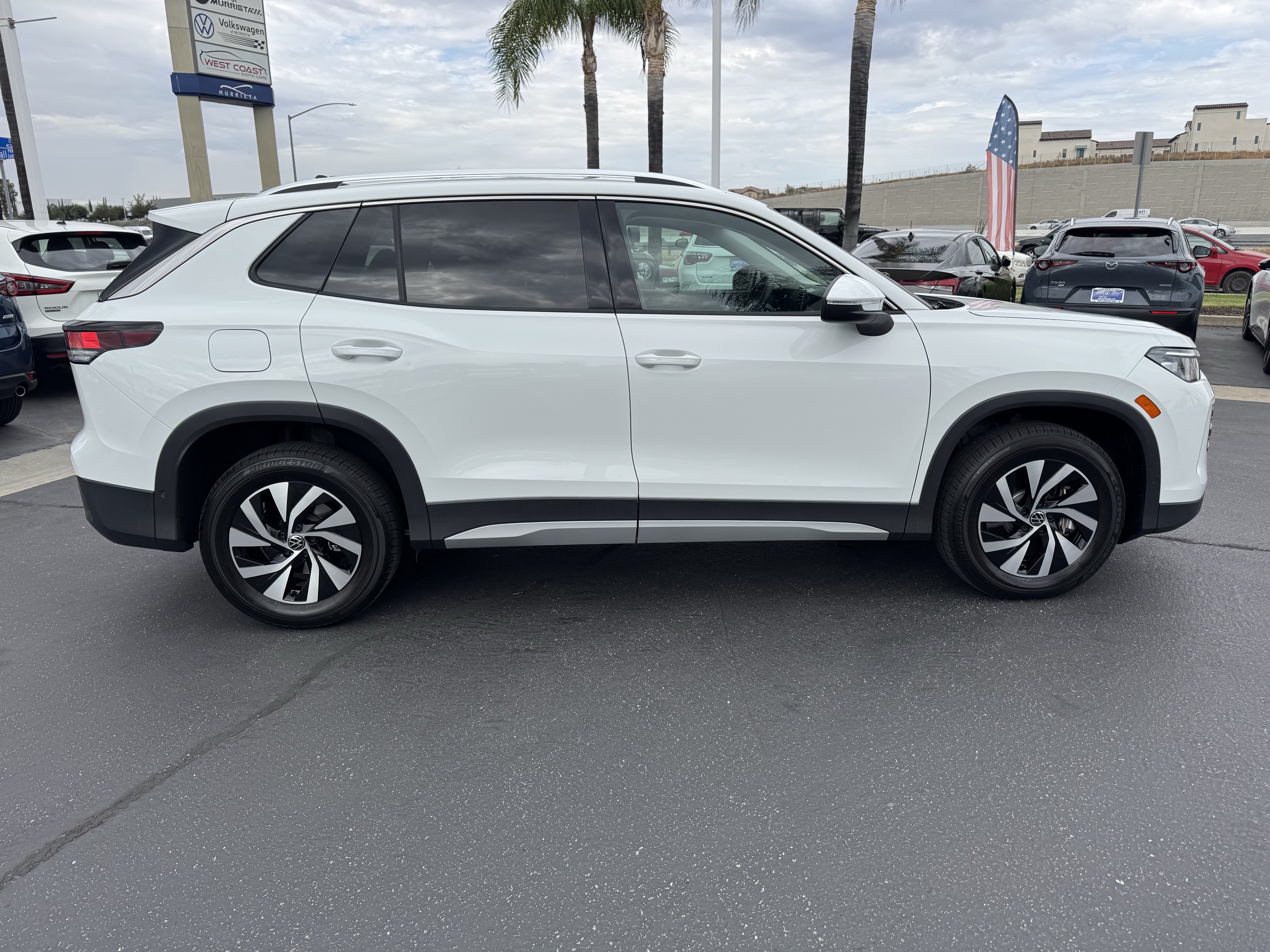 Certified 2025 Volkswagen Tiguan S AWD/4WD image 9