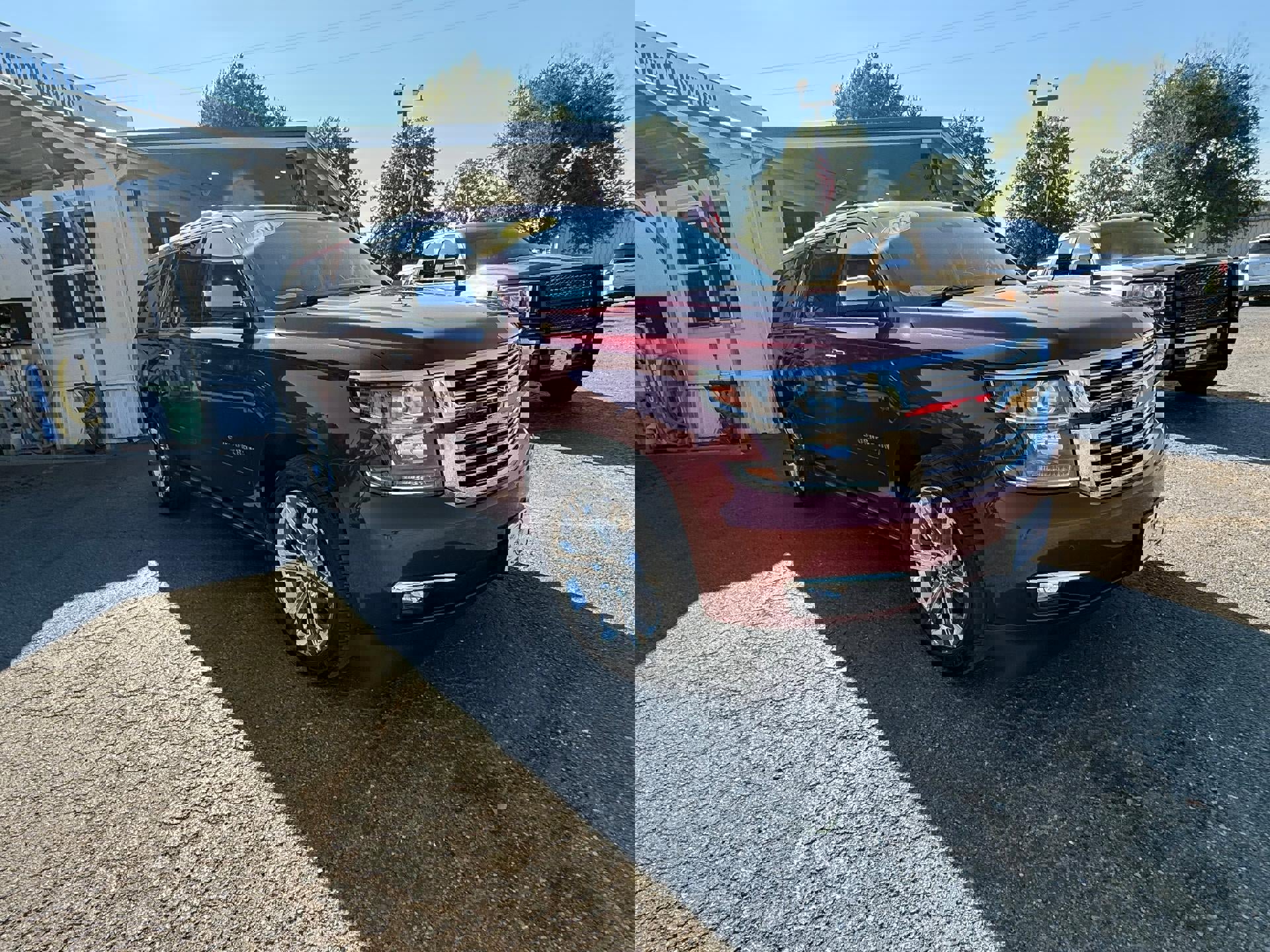 Used 2016 Chevrolet Suburban LTZ image 1