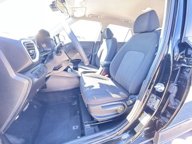 Used 2026 Hyundai Venue SE FWD image 17