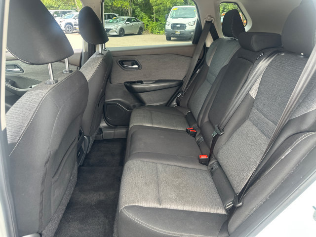 Used 2022 Nissan Rogue SV AWD/4WD image 19