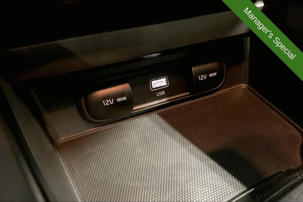 Used 2025 Kia Soul LX w/ LX Technology Package FWD image 28