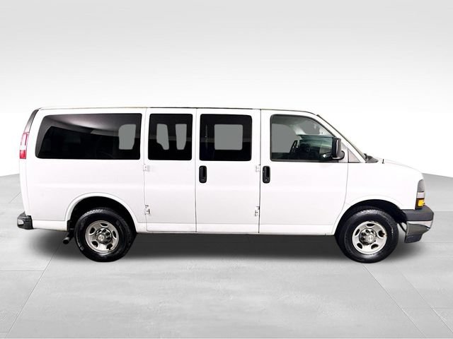 Used 2017 Chevrolet Express 2500 LT w/ LT Preferred Equipment Group RWD image 6