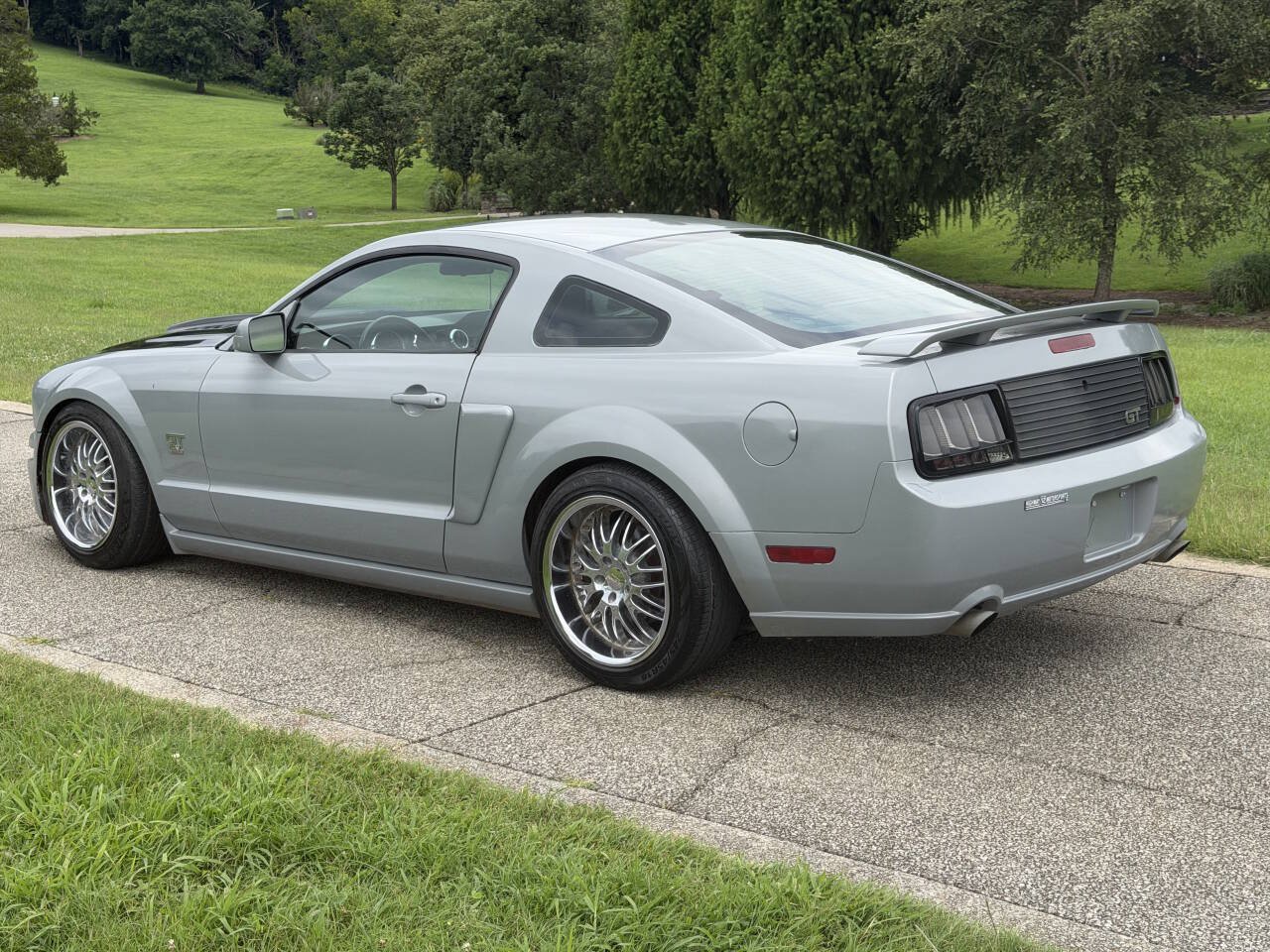 Used 2005 Ford Mustang GT Premium RWD image 8