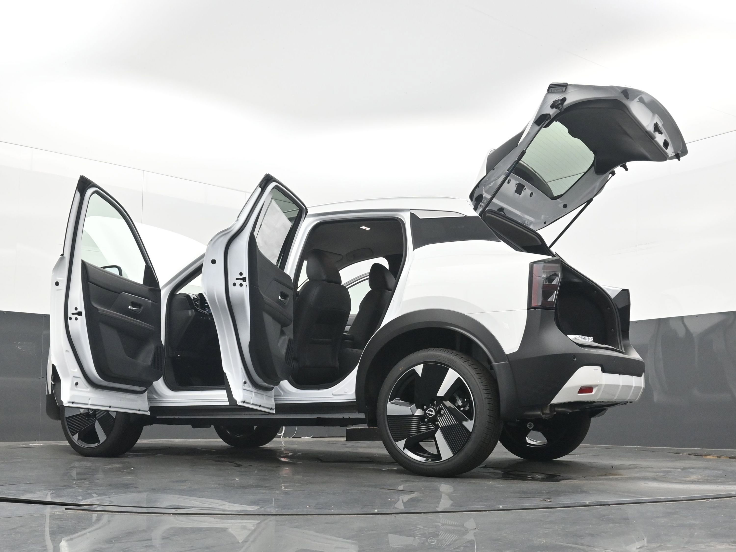 New 2025 Nissan Kicks SR image 42