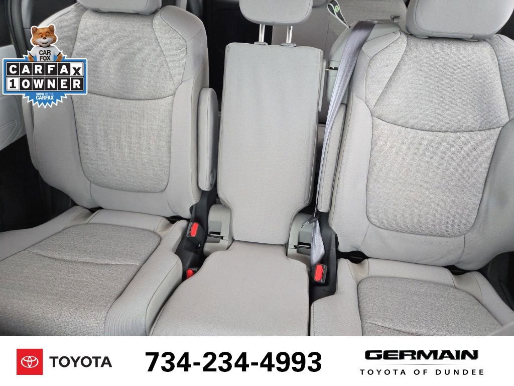 Used 2025 Toyota Sienna LE image 14