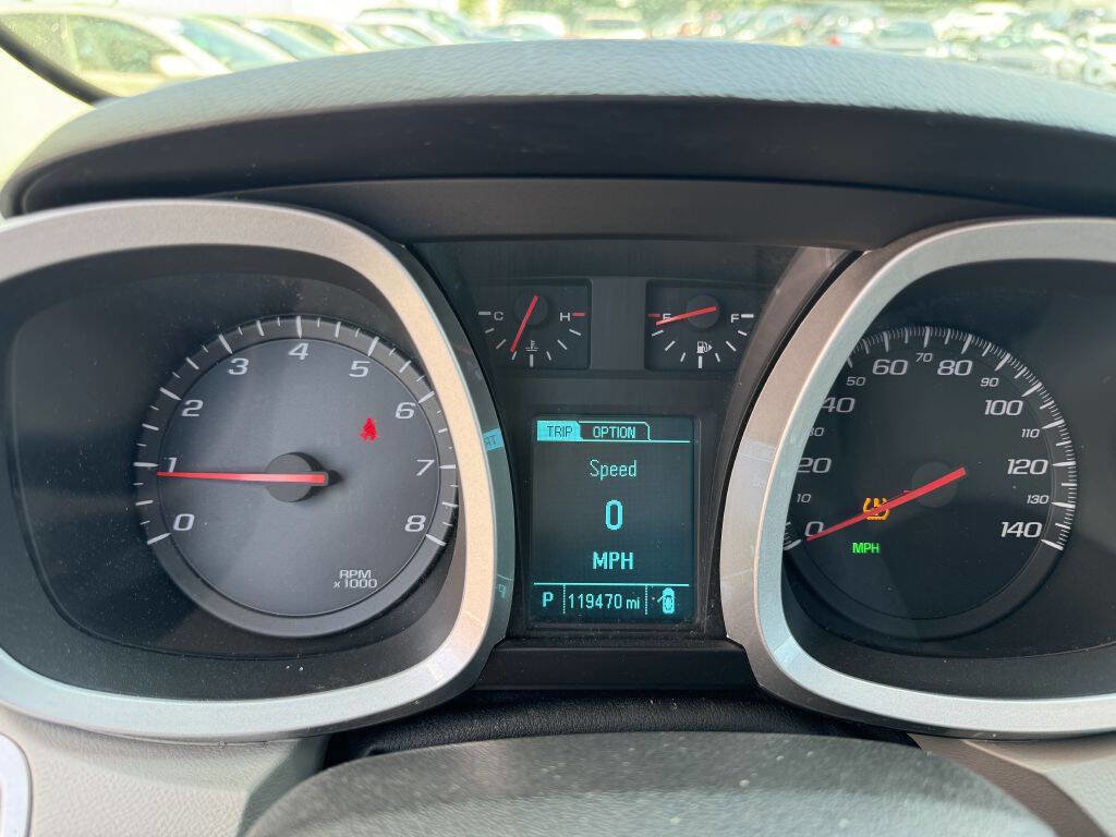 Used 2017 Chevrolet Equinox LT w/ Convenience Package image 14