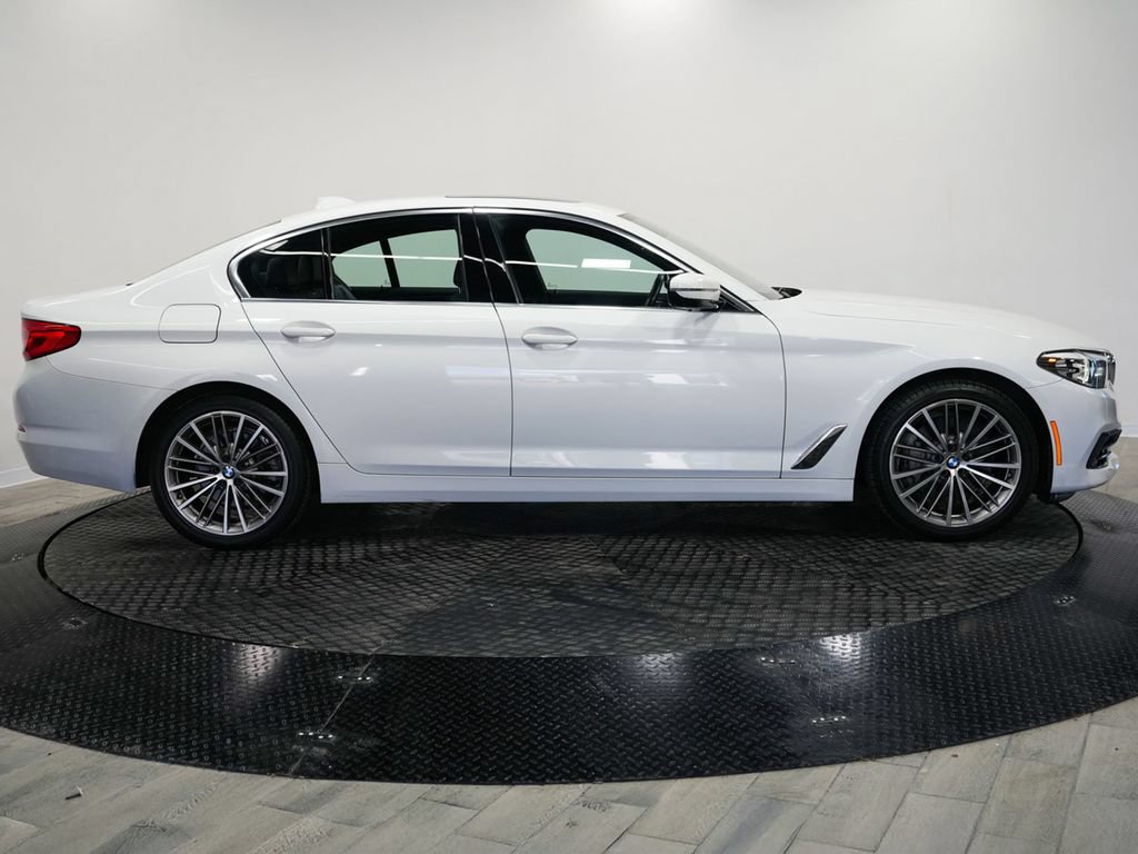 Used 2020 BMW 530i xDrive w/ Premium Package AWD/4WD image 5