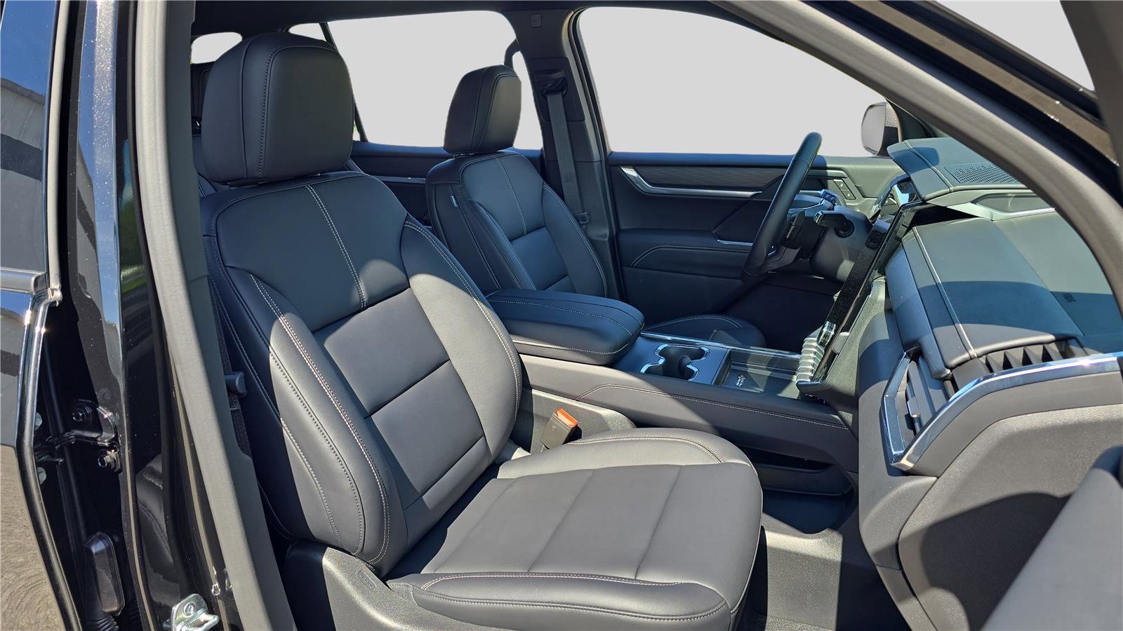 Used 2026 GMC Acadia Elevation w/ Elevation Premium Package FWD image 12