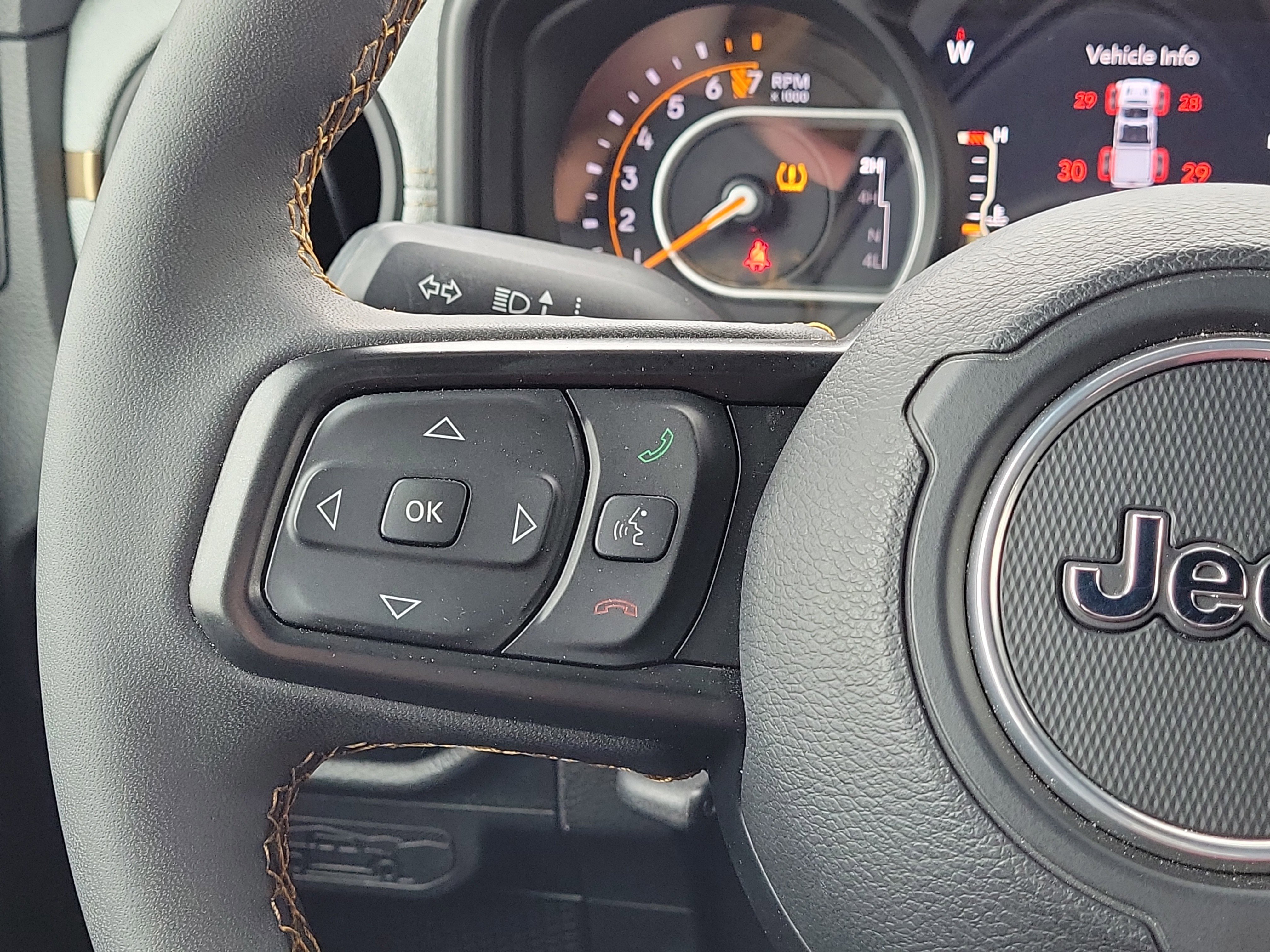 Used 2024 Jeep Gladiator Sport image 23