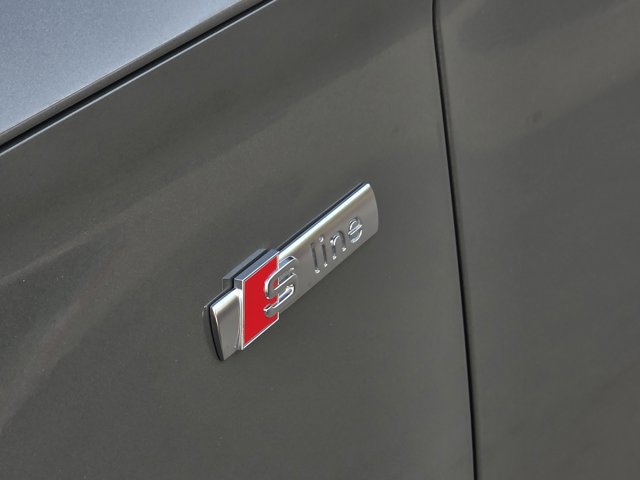 Used 2023 Audi Q5 e Prestige w/ Prestige Package image 10