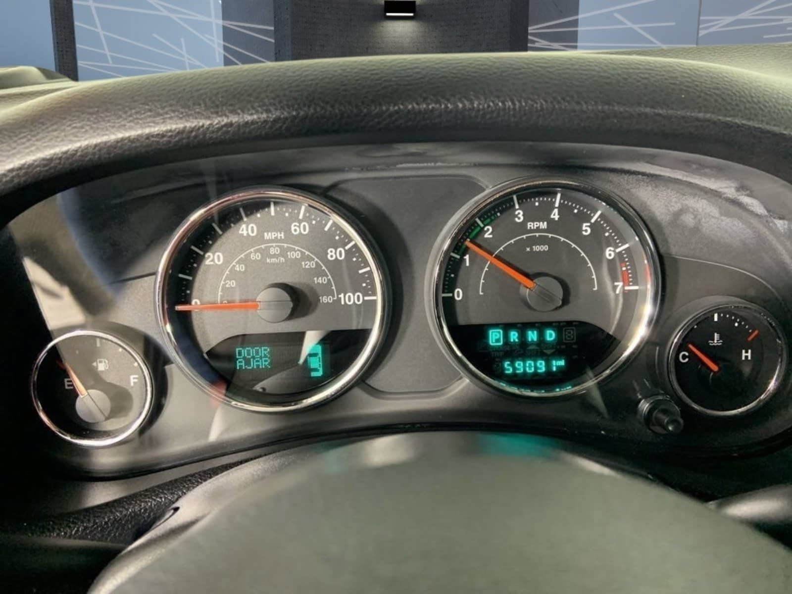 Used 2016 Jeep Wrangler Unlimited Sahara w/ Connectivity Group AWD/4WD image 28