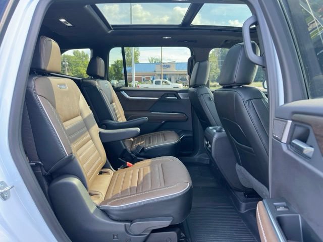 Used 2026 GMC Acadia Denali Ultimate w/ LPO, Floor Liner Package AWD/4WD image 13