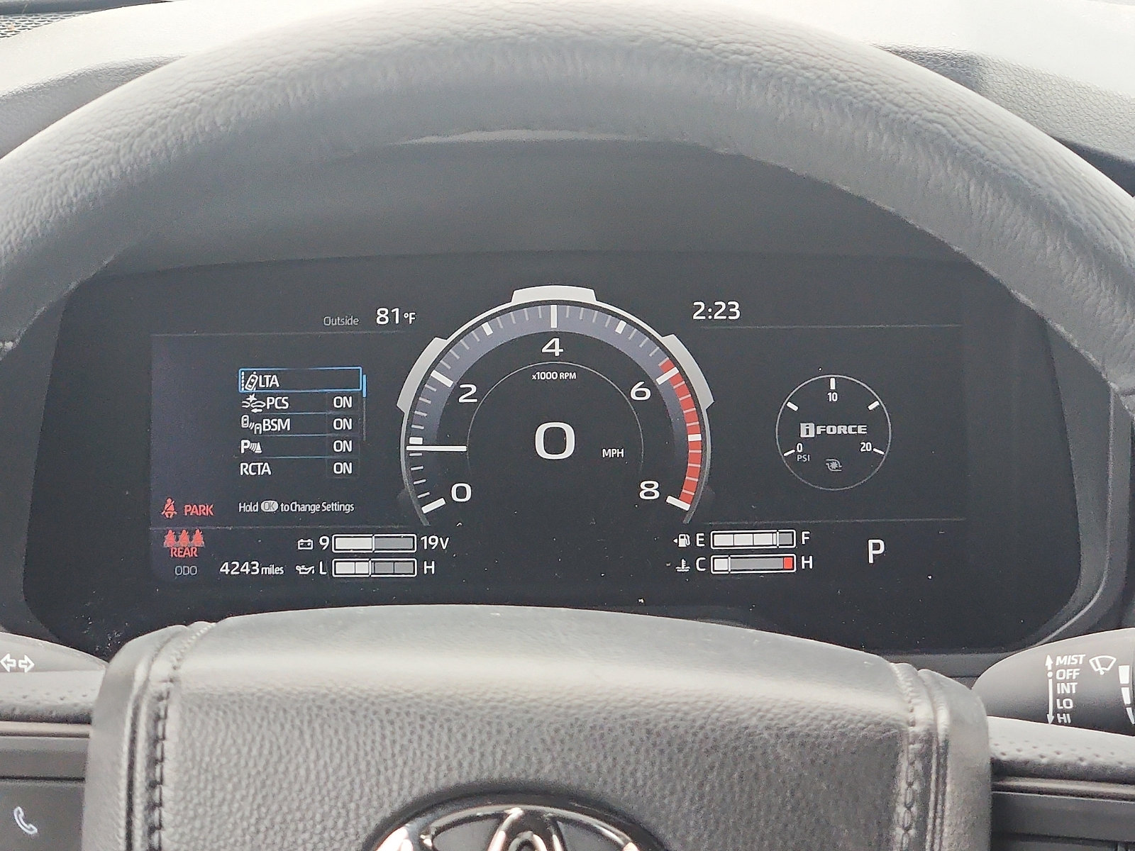 Used 2026 Toyota Tundra Limited AWD/4WD image 13