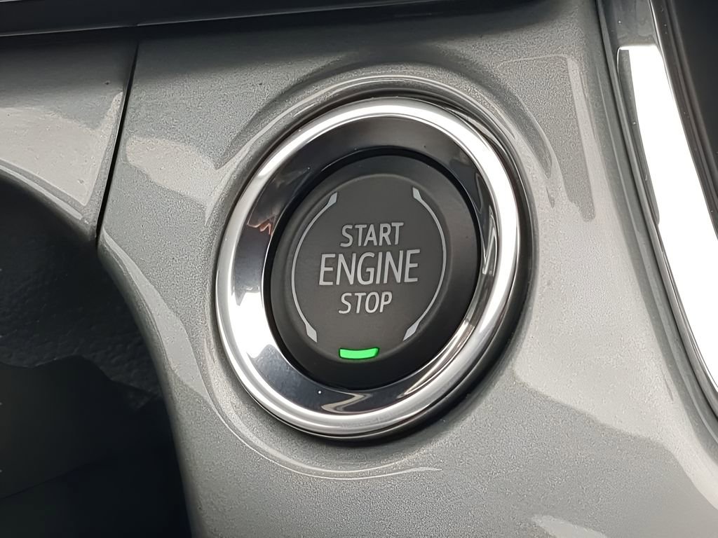 Used 2025 Chevrolet Trax LT w/ LT Convenience Package image 28