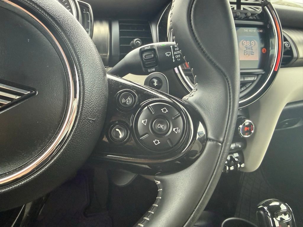 Used 2020 MINI Cooper S w/ Signature Upholstery Package image 25