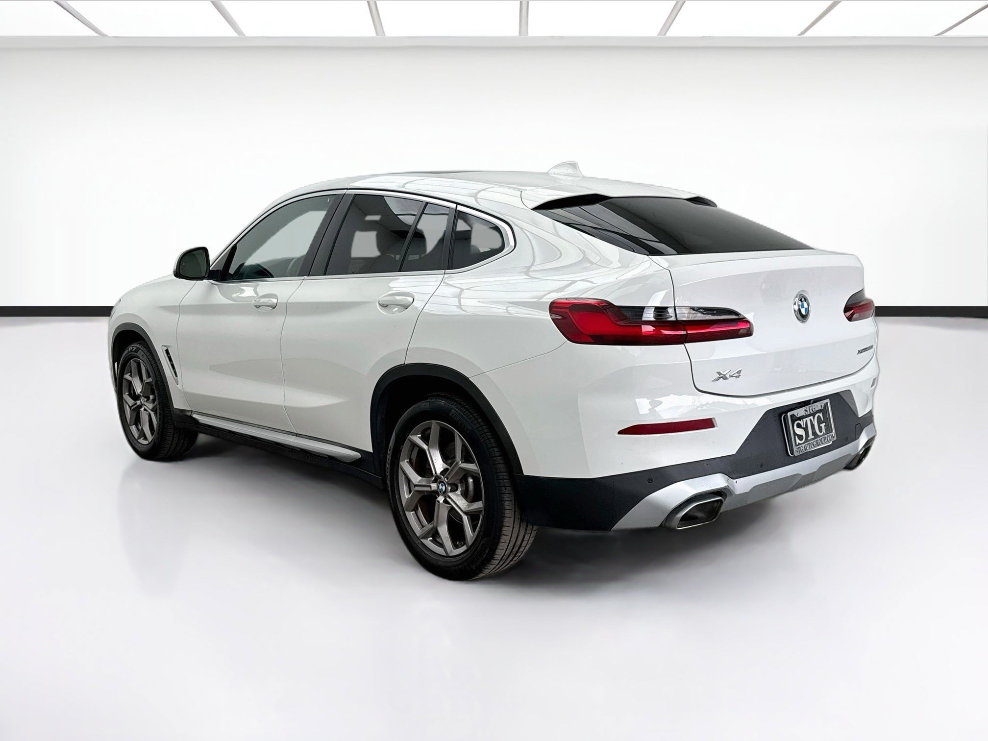 Used 2022 BMW X4 xDrive30i w/ Convenience Package AWD/4WD image 6