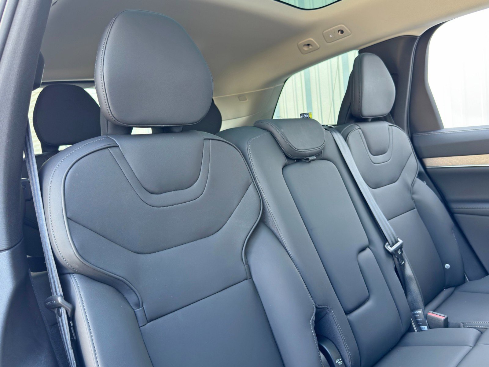 Used 2025 Volvo EX90 Ultra image 41