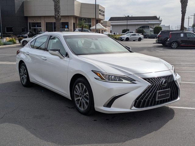 Used 2024 Lexus ES 350 image 3